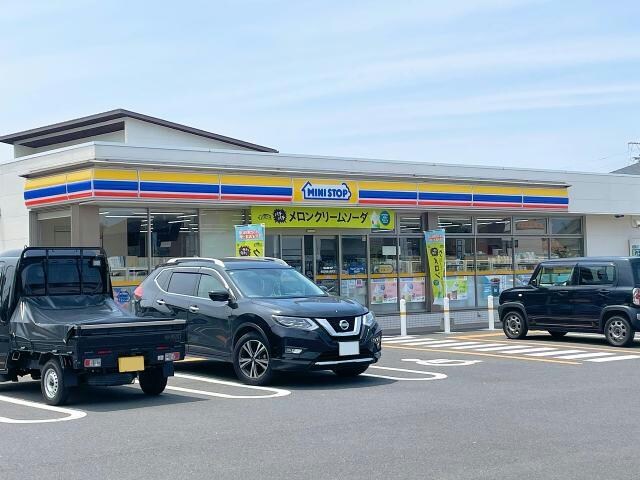 ミニストップ新居浜喜光地町店(コンビニ)まで111m ＭＡＲＧＩＮＡＬ３Ｆ