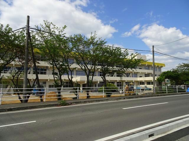 新居浜市立泉川小学校(小学校)まで1485m Ｃｏｒｄｉａｌｅ（ｺﾙﾃﾞｨｱｰﾚ）