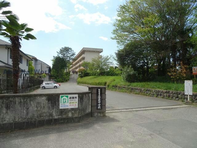 新居浜市立中萩中学校(中学校/中等教育学校)まで1239m レジデンス中村