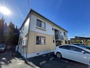 シャーメゾン山内B