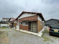 久保田町二丁目12-31貸家