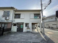 泉池町7-28貸家