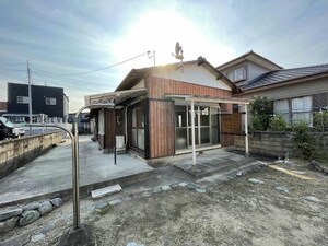 東雲町２丁目10-32貸家