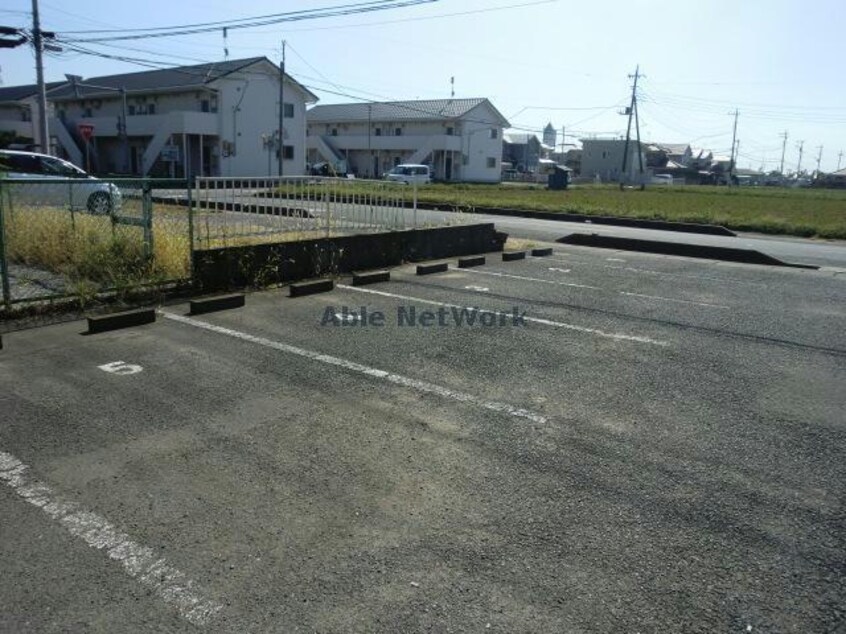 敷地内駐車場 プリヴィラ壹番館