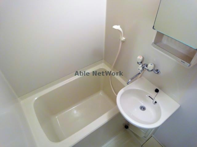 白く清潔感があります。 ヴィラ第壹番館