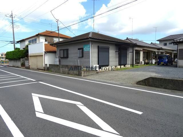 道路から入口 宮本荘