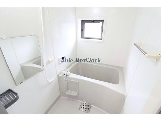 窓付きのバスルーム セピアコートⅡ