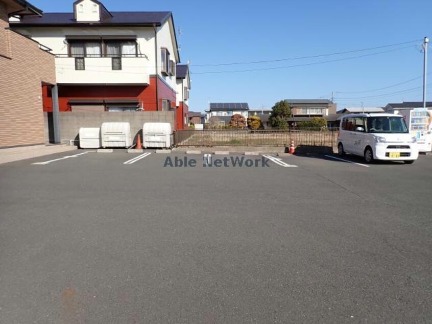 広々とした停めやすい駐車場♪ ハイムＫＥＮ