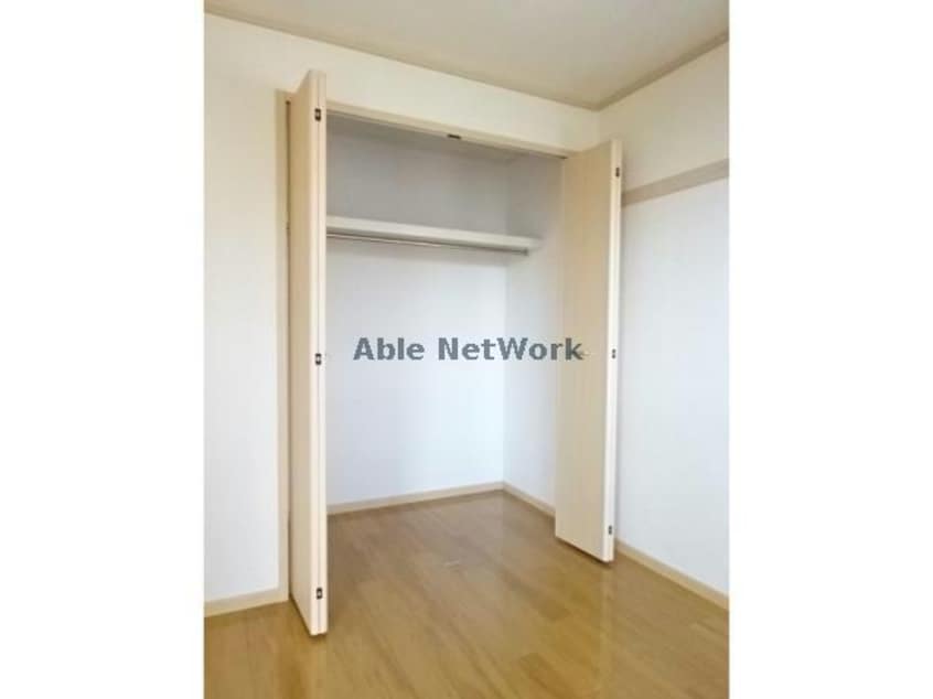 大容量のクローゼット エルディム岡田