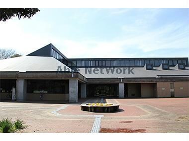 鹿嶋市立中央図書館(図書館)まで1443m ペティハウスＳｅｌｅｎｅ