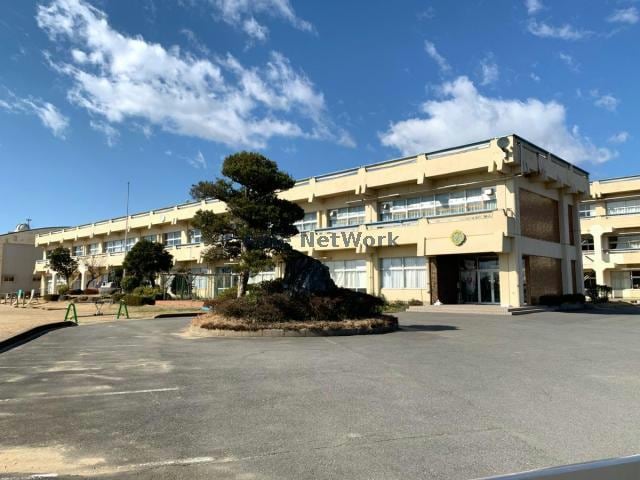 鹿嶋市立高松小学校(小学校)まで715m シンフォニーヒルズ