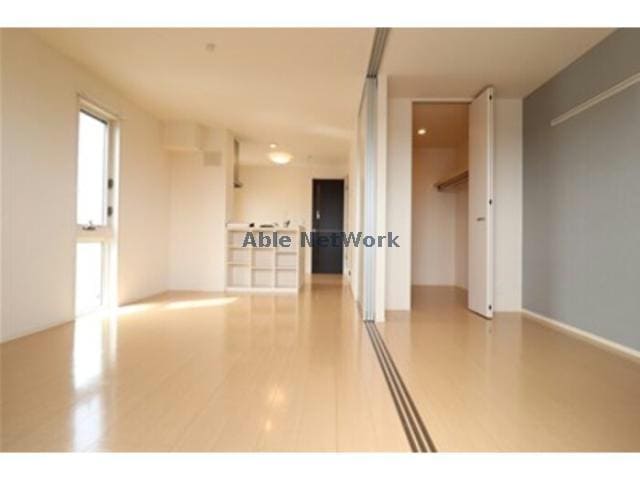 角部屋で窓あり！ ウィステリア