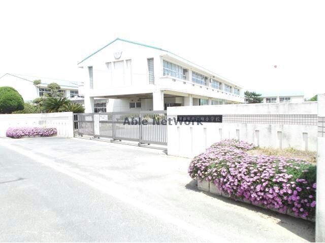 神栖市立須田小学校(小学校)まで2004m コーポグリーンキャピタル
