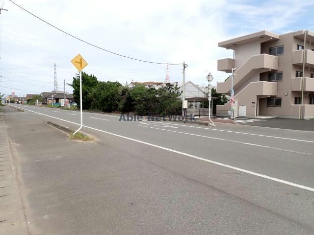 道路から物件入口 フォレストメゾン堀割参番館