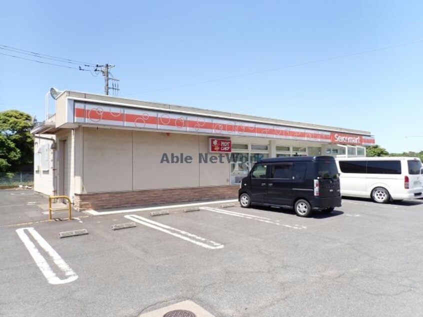 セイコーマート鹿嶋平井店(コンビニ)まで1025m ロワゾーブルーO