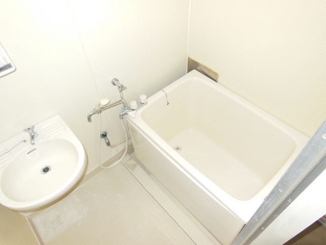 ﾊﾞｽ ｾｼﾞｭｰﾙ成田B棟