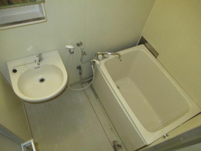 ﾊﾞｽ ｾｼﾞｭｰﾙ成田B棟