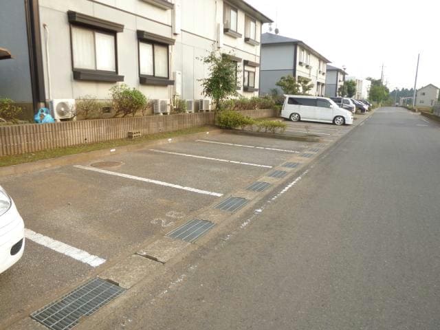 駐車場 ｻﾝﾋﾞﾚｯｼﾞ成田ｸﾞﾘｰﾝﾋﾙｽﾞ