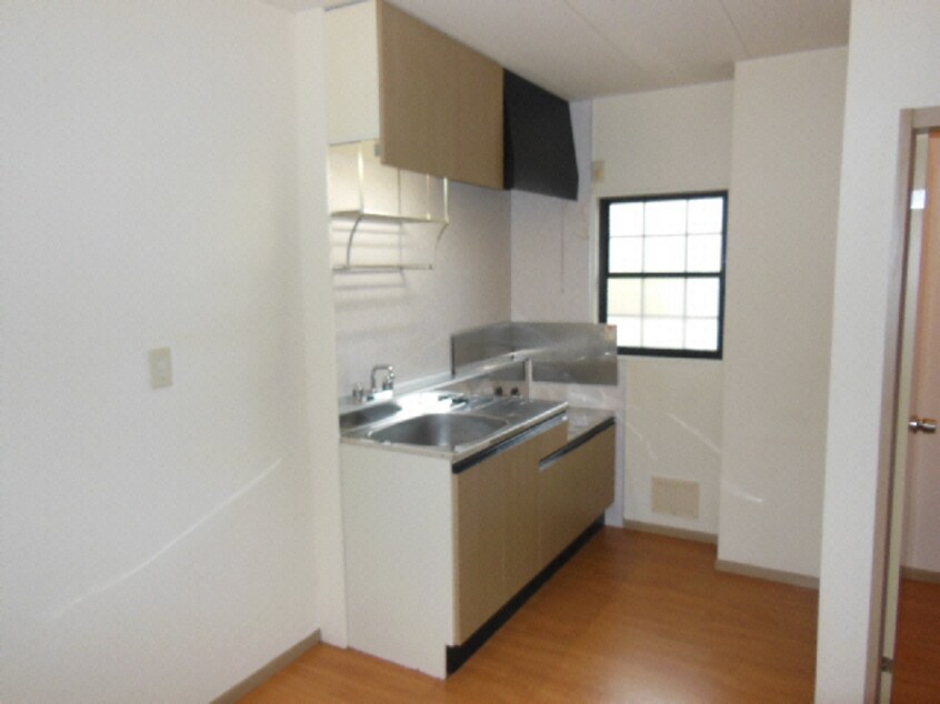 キッチン※写真は別号室の参考写真です。 ﾌｼﾞｻｷﾊｲﾂE