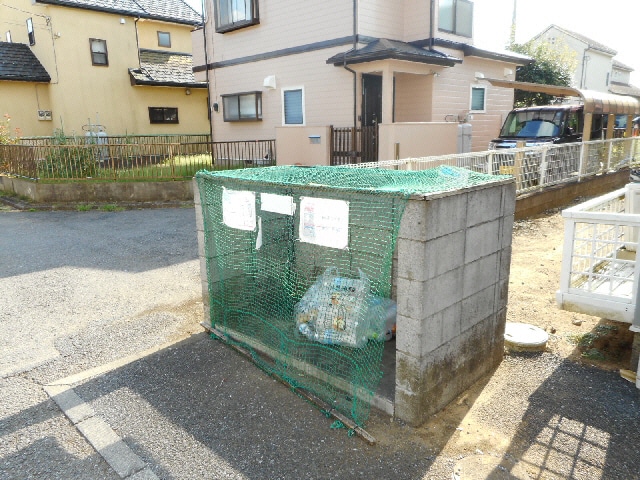 ｺﾞﾐ置場 ﾊﾟｽﾃﾙｸﾞﾗﾝﾃﾞ