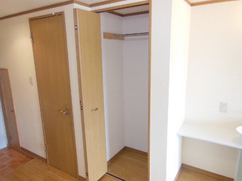 収納 ﾍﾞﾙﾒｿﾞﾝ六番館