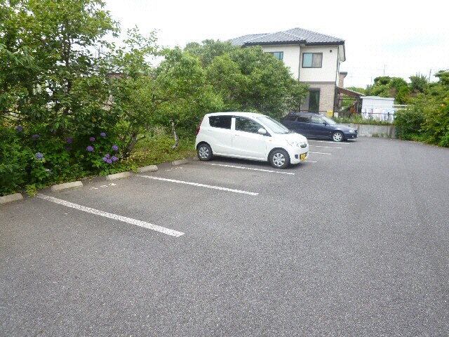 駐車場 ｳｯﾃﾞｨﾊﾟﾚｽ大木