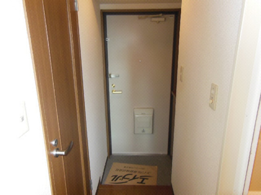 玄関 ｴｽﾎﾟﾜｰﾙ富里
