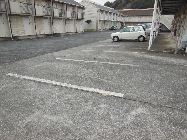 駐車場 湯川ﾊｲﾑE