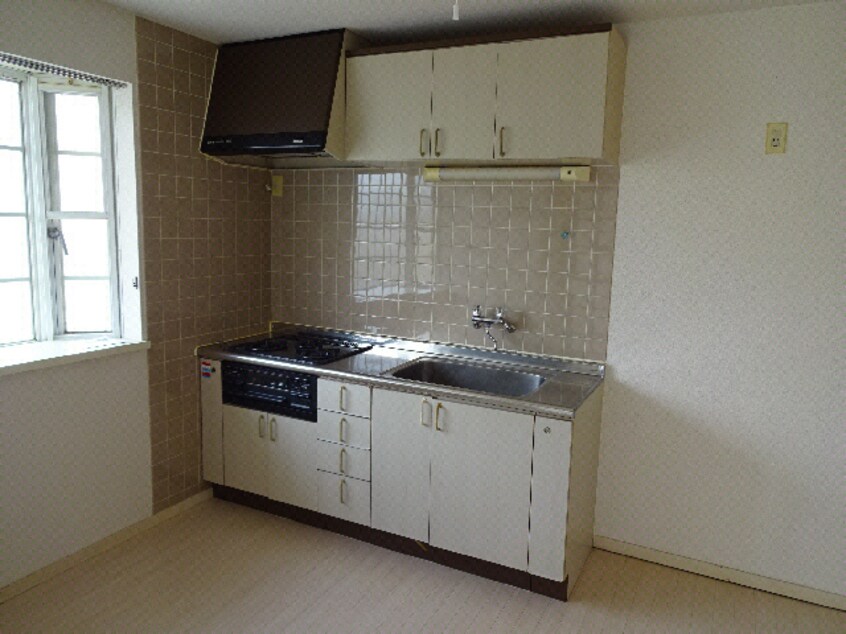 キッチン※写真は別号室の参考写真です。 ﾙｰﾐｰ成田68号館