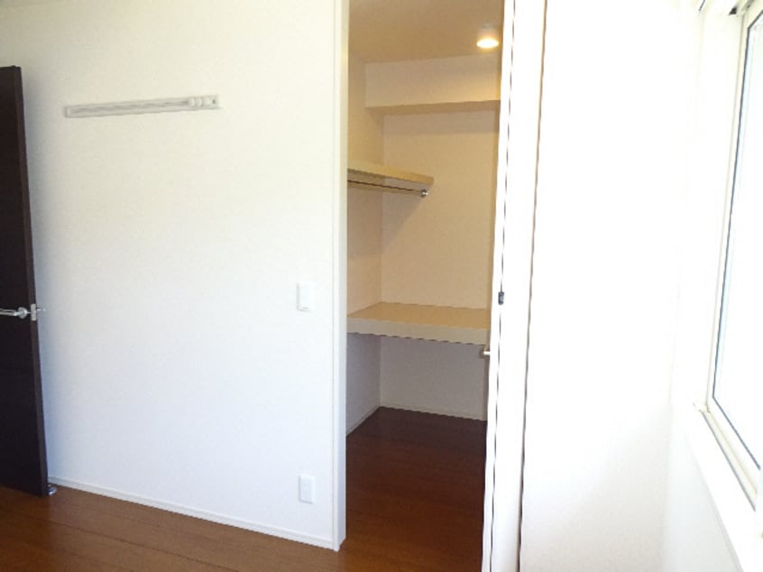 ｳｫｰｸｲﾝｸﾛｰｾﾞｯﾄ ﾌﾛｰﾗﾙｺｰﾄ不動ヶ岡