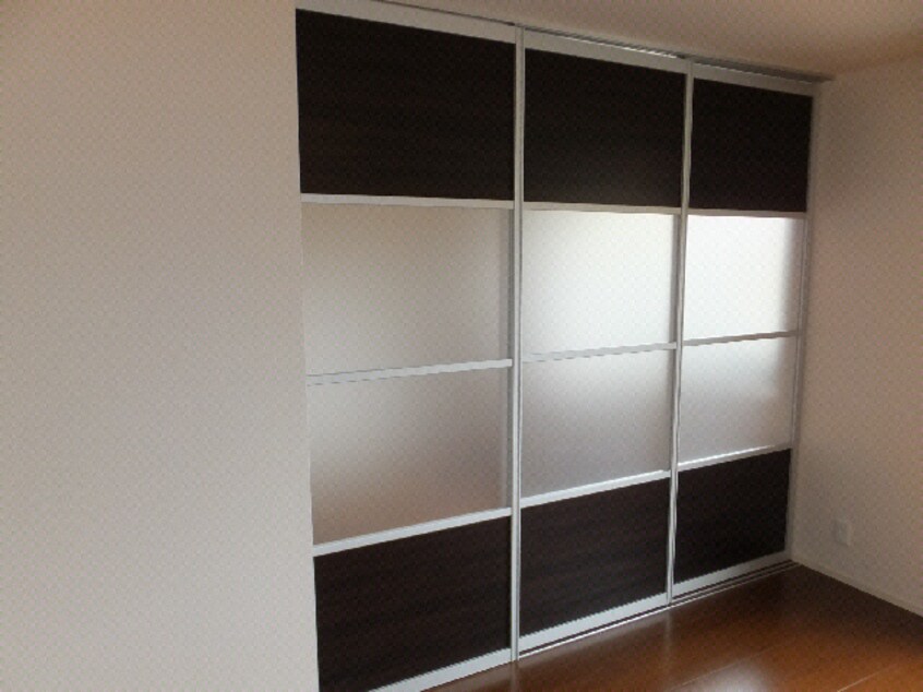 引き戸※他号室の参考写真となります。 ﾄﾘｱﾉﾝ