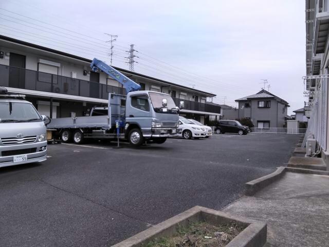 駐車場 ｺｽﾓﾊｲﾂB(安食)