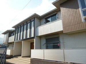 プラース