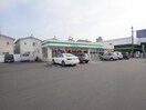 ファミリーマート清水楠新田店(コンビニ)まで135m 東海道本線/草薙駅 徒歩14分 1階 築35年