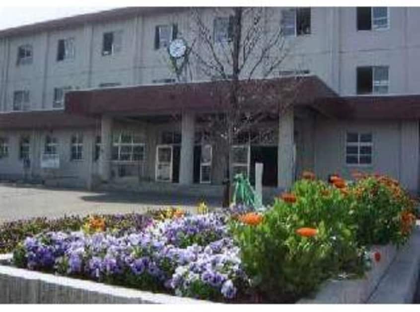 静岡市立清水第七中学校(中学校/中等教育学校)まで1655m 静岡鉄道静岡清水線/狐ケ崎駅 徒歩10分 2階 築24年