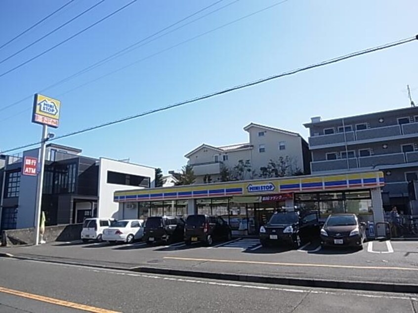 ミニストップ静岡谷田店(コンビニ)まで769m 東海道本線/草薙駅 徒歩12分 2階 築37年