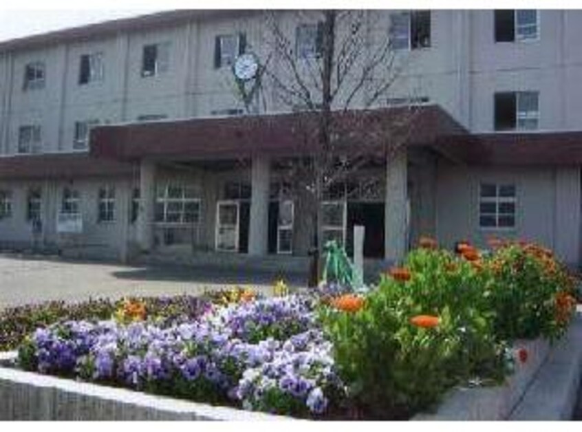 静岡市立清水第七中学校(中学校/中等教育学校)まで1740m 静岡鉄道静岡清水線/狐ケ崎駅 徒歩10分 3階 築51年
