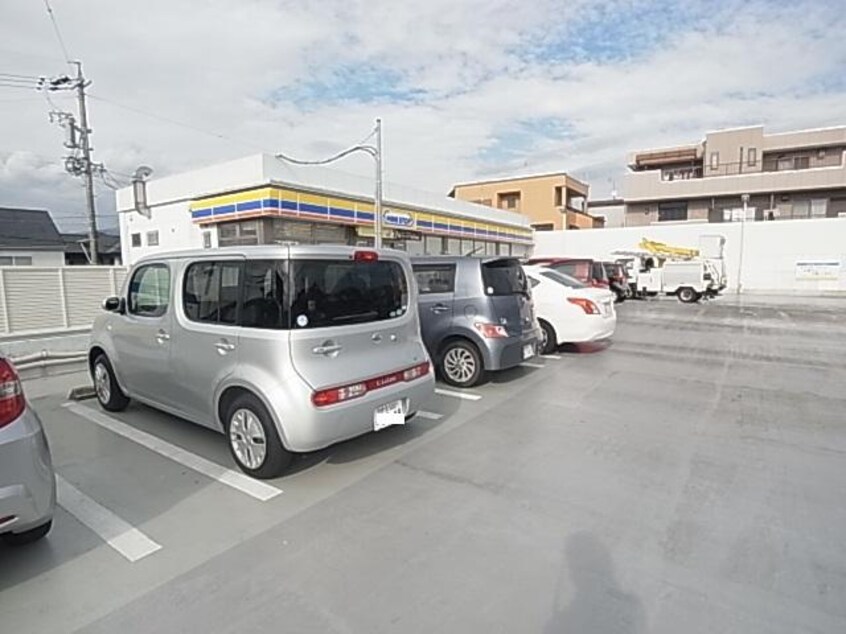 ミニストップ清水草薙一里山店(コンビニ)まで561m 静岡鉄道静岡清水線/御門台駅 徒歩12分 1階 築24年