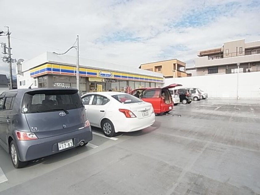 ミニストップ清水草薙一里山店(コンビニ)まで227m 東海道本線/草薙駅 徒歩10分 1階 築38年