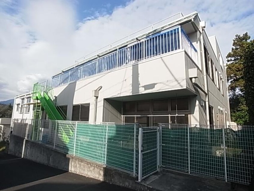 有度十七夜山保育園(幼稚園/保育園)まで592m 静岡鉄道静岡清水線/御門台駅 徒歩10分 2階 築18年