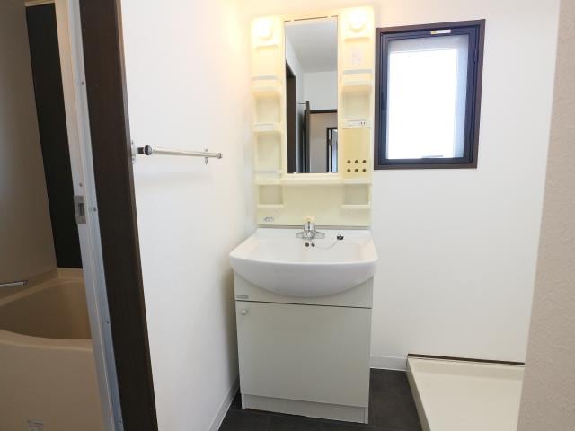  東海道本線/草薙駅 バス11分常葉短大入口下車:停歩1分 3階 築28年