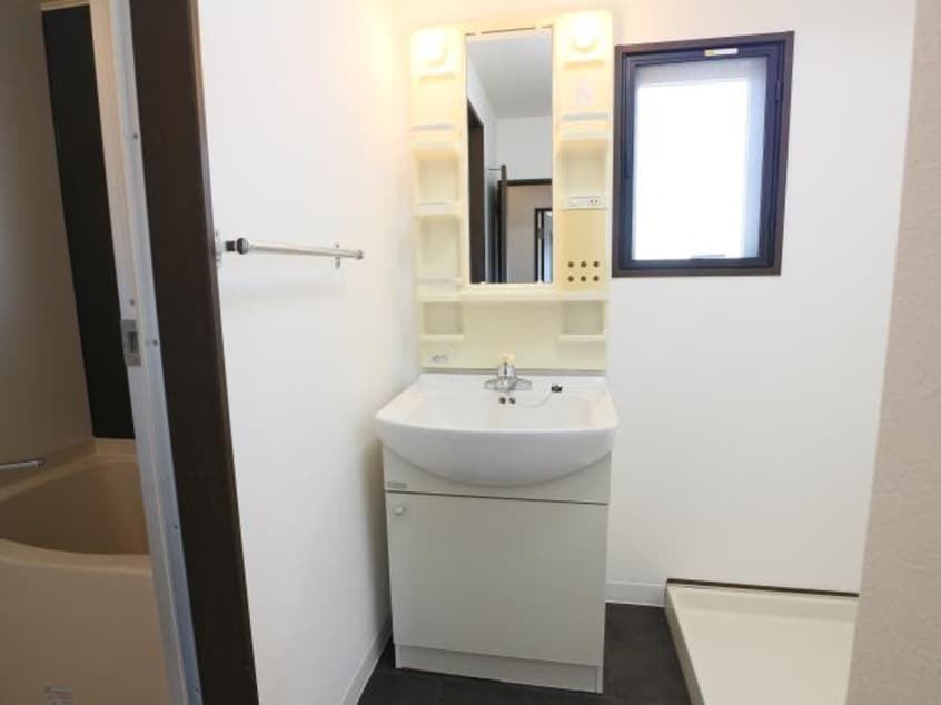  東海道本線/草薙駅 バス11分常葉短大入口下車:停歩1分 3階 築28年