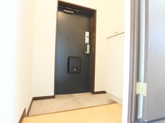  東海道本線/草薙駅 バス11分常葉短大入口下車:停歩1分 3階 築28年