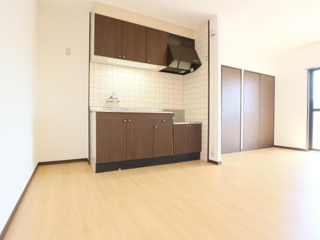  東海道本線/草薙駅 バス11分常葉短大入口下車:停歩1分 3階 築28年