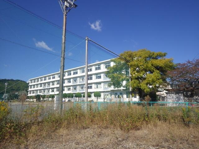 静岡市立西奈小学校(小学校)まで1096m 東海道本線/草薙駅 バス11分常葉短大入口下車:停歩1分 2階 築27年