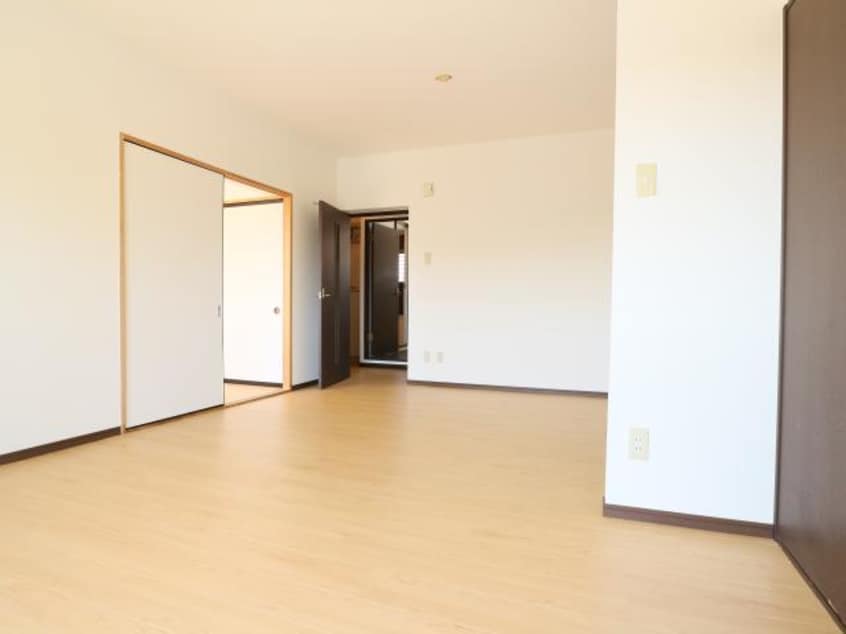  東海道本線/草薙駅 バス11分常葉短大入口下車:停歩1分 3階 築28年