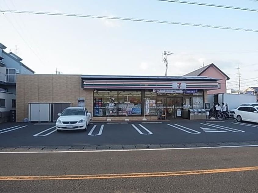 セブンイレブン静岡聖一色店(コンビニ)まで1583m 静岡鉄道静岡清水線/県立美術館前駅 徒歩19分 1階 築28年