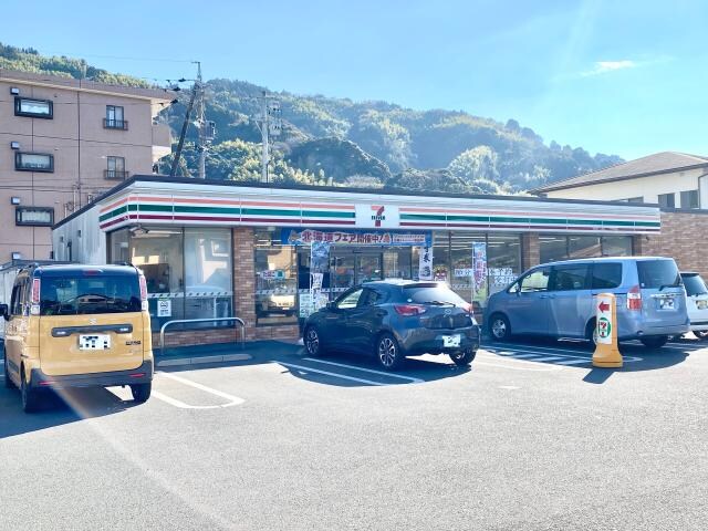 セブンイレブン静岡瀬名６丁目店(コンビニ)まで758m 東海道本線/草薙駅 バス28分田ケ谷入口下車:停歩1分 3階 築36年