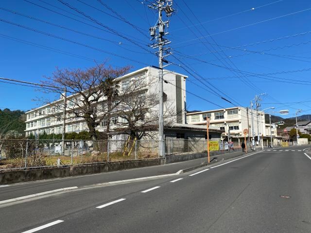 静岡市立西奈小学校(小学校)まで1429m 東海道本線/草薙駅 バス28分田ケ谷入口下車:停歩1分 3階 築36年