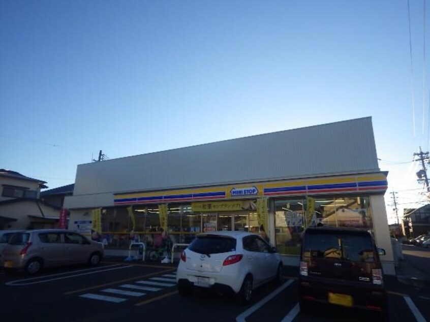ミニストップ静岡瀬名南店(コンビニ)まで222m 東海道本線/草薙駅 バス11分瀬名川北下車:停歩4分 2階 築27年